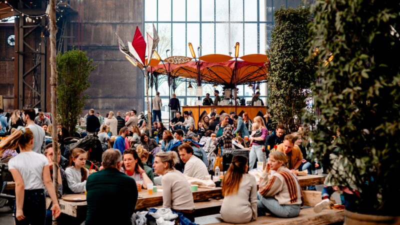 Werkspoorkathedraal _ Werkspoorfestival publiek fonteinba