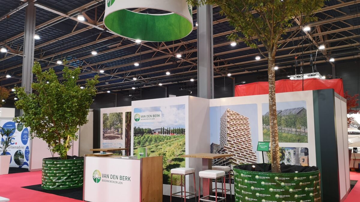 Kartent _ Vandenberk kartonnen beursstand